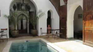Splendide riad du 19 siècles. Beaux espaces, piscine et vue terrasse sur le palais Bahia