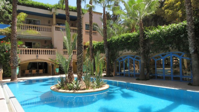 Somptueuse villa de 6 chambres, magnifique piscine, situé dans l'excellent quartier de l'hivernage