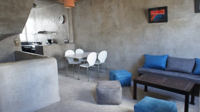 Magnifique pied à terre de 2 chambres dans la médina d’Essaouira. Très belles finitions, confort optimal pour passer des moments inoubliables et en votre absence, rentabiliser sans soucis cet petite merveille en location exclusive