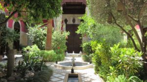 Ancienne demeure du pacha Glaoui, somptueux riad avec son magnifique jardin. Accès voiture