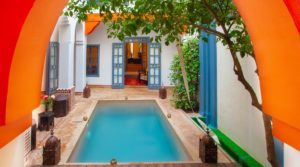 Riad composed of two patios, pool, spa, in the best district of the medina