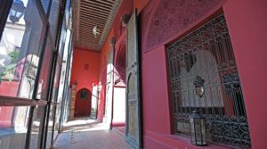 Exceptional riad, large patio with swimming pool, sumptuous living room, elevator, underfloor heating on the ground floor, perfect location