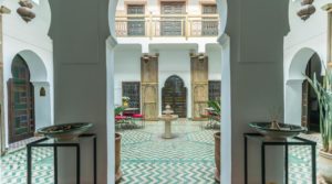 Authentic riad, beautiful volumes, very beautiful terrace and ideally placed in the medina