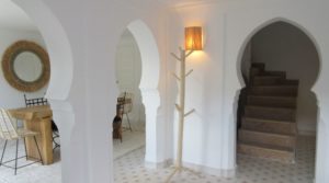 Riad house, work of an illustrious architect, 5 minutes from the medina and parking in front of the door