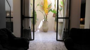 Excellent district, perfect access, lovely small riad in the medina, ideal for rental profitability