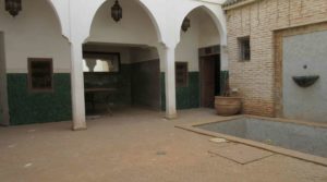 Very nice riad to refresh, great potential. Excellent district, in the golden triangle of the medina