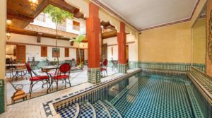 Exceptional riad, swimming pool, jacuzzi, hammam and elevator. Location in one of the best districts in the medina
