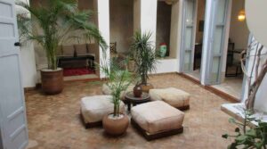 Beautiful riad, car access, 10 minutes from the square, excellent rental profitability