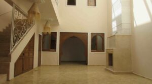 Riad de 3 belles chambres, toit couvre patio électrique, accès voiture parfait