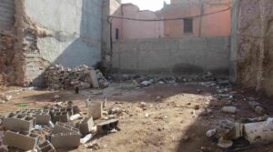 Terrain situé dans un excellent quartier. Surface donnant lieu à tous projets, future maison d’hôtes ou riad privé, que l’embarras du choix