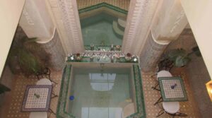 Charmant riad, bassin dans le patio, excellent quartier
